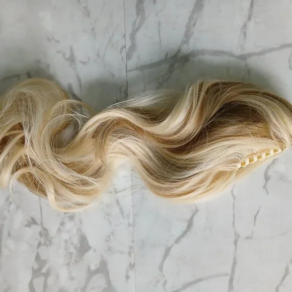 22" 2-Tone Blonde Ponytail Extension - Picture 4 of 5